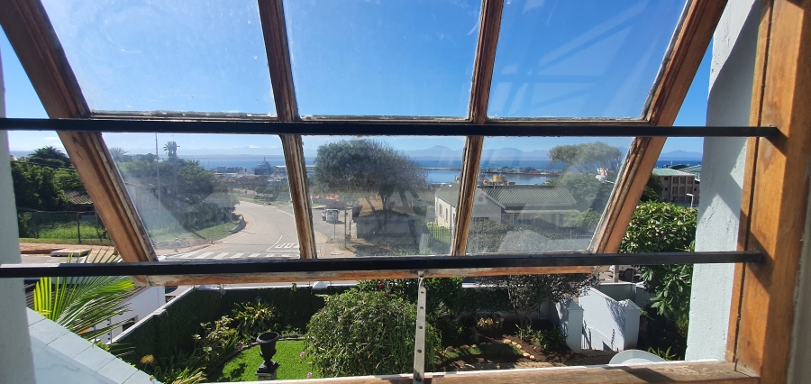 2 Bedroom Property for Sale in Mossel Bay Central Western Cape